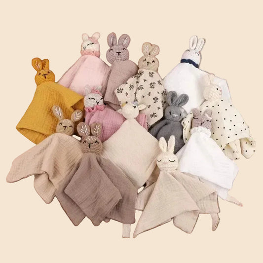 Cotton Comforter Blanket for Baby with Crocheted Bunny Rattle, Newborn Soothing Towel, Baby Security and Comfort Blanket, Sleepy Face Doll.